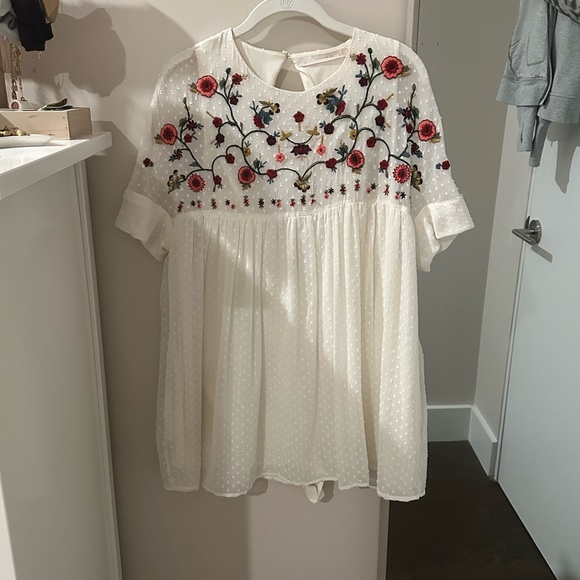 Zara White Embroidered Playsuit Romper - Size M - Picture 3 of 4
